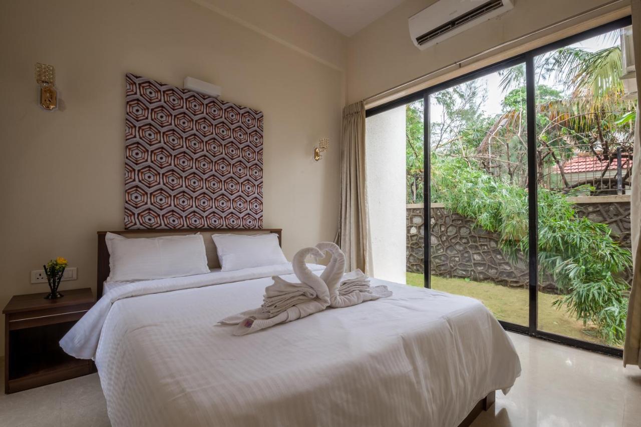 Stayvista'S Greenwoods Villa 10 - City-Center Villa With Private Pool, Terrace, Lift & Carrom Board Lonavala Eksteriør bilde